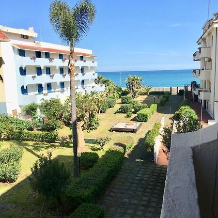 Baia Degli Dei - Living La Nike Apartment Giardini Naxos Exterior foto